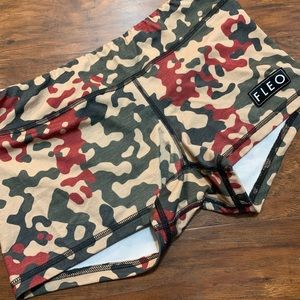 Scarlet Camo Fleo